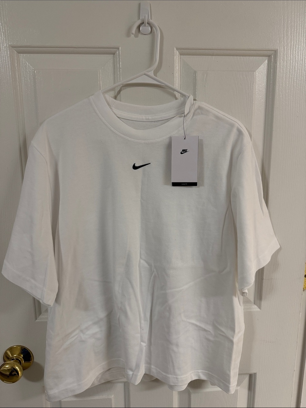 New Woman’s Nike White Short-Sleeve Tee XL